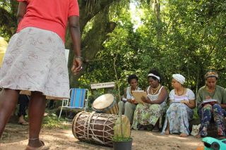  Construção da Concóla (escola livre) na comunidade quilombola Morada da paz - RS